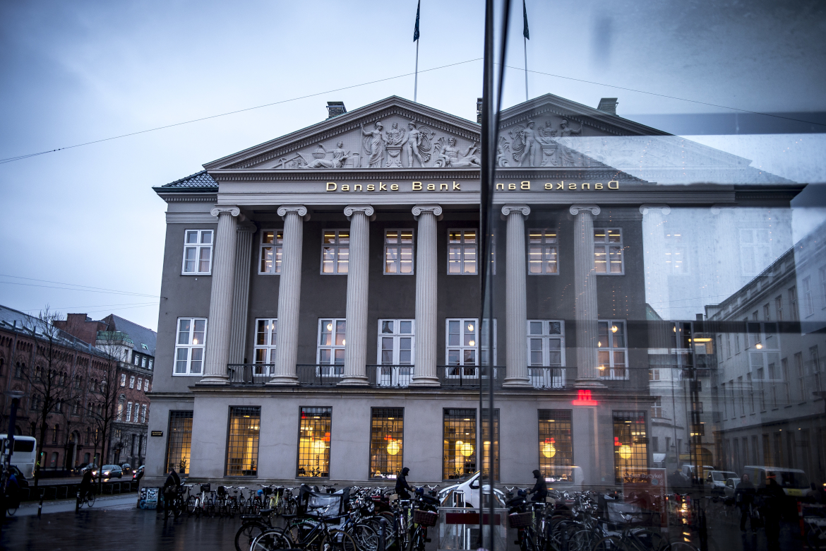 Bank skærer djøf-stillinger væk Djøfbladet