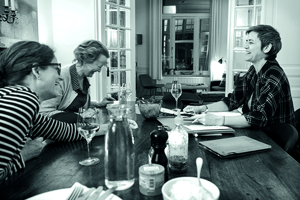 <p>Ditte Juul Jørgensen og Margrethe Vestager holdt ingen møder med folk i Vestagers kabinet efter kl. 17. Her har de selv taget konsekvensen og holder arbejdsmiddag med kommunikationsrådgiver Christina Eiberg.</p>