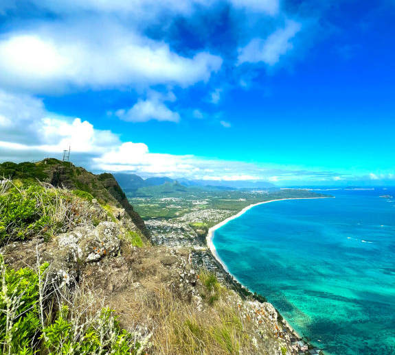 Udsigten fra toppen af vandreruten Deadman's Catwalk lidt uden for Honolulu.