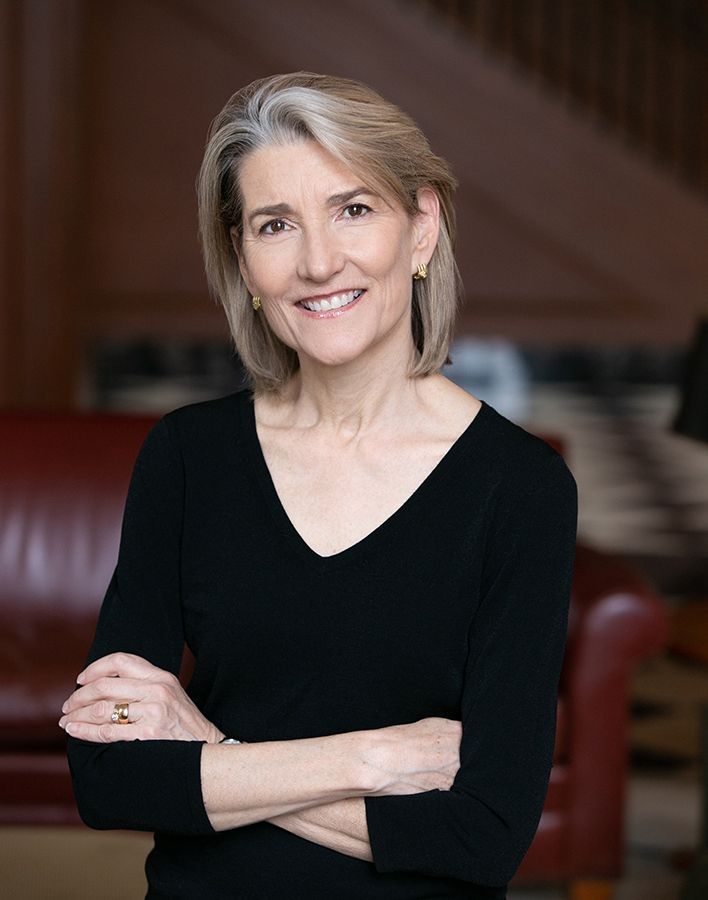 Foto af Harvard- professor Amy C. Edmondson, der er forfatter til bogen ’Den rigtige slags forkert  – Psykologisk tryghed og teorien om at fejle på den gode måde’