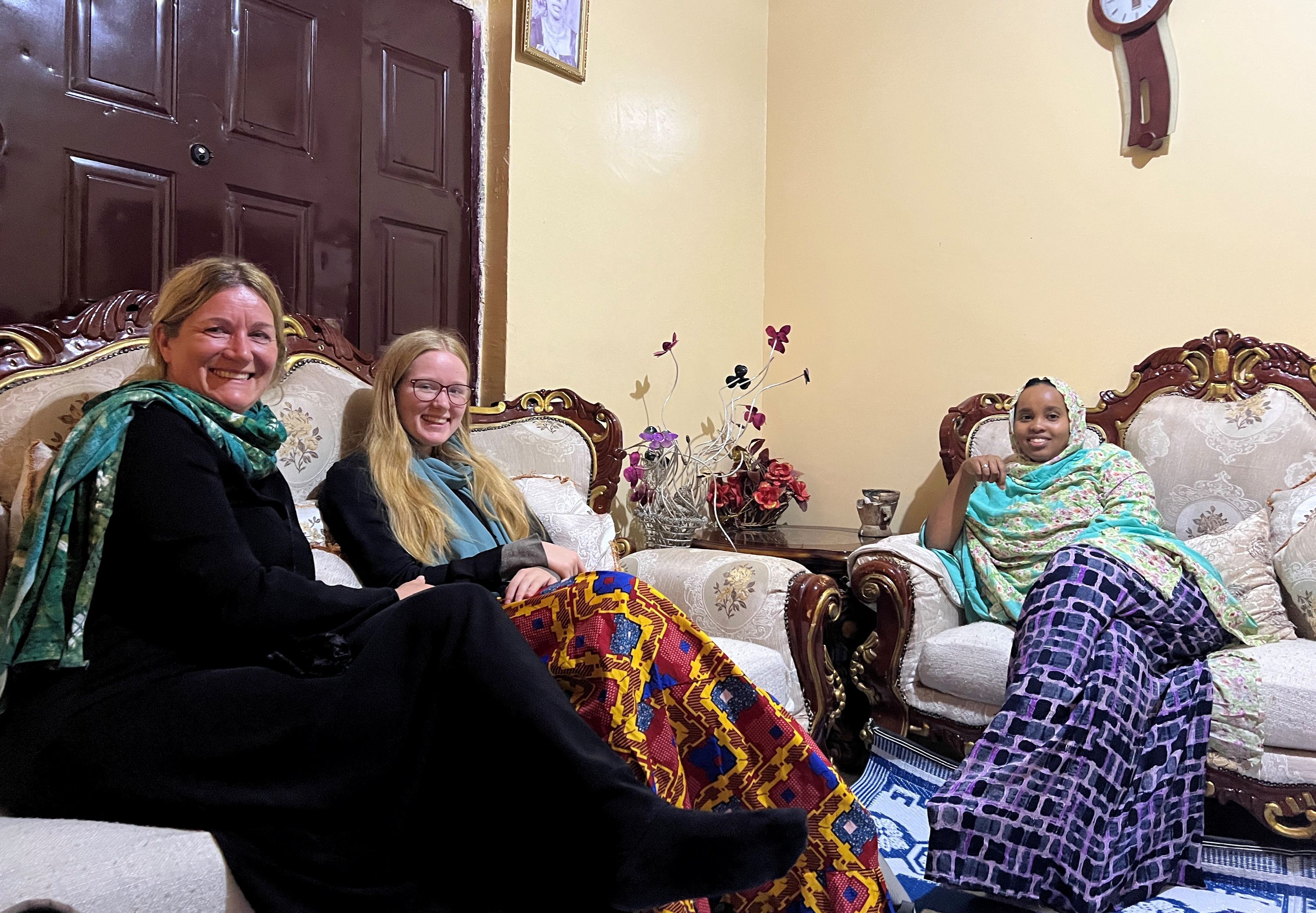Foto af Mette Ehlers på besøg hos en lokal kvinde i Somaliland